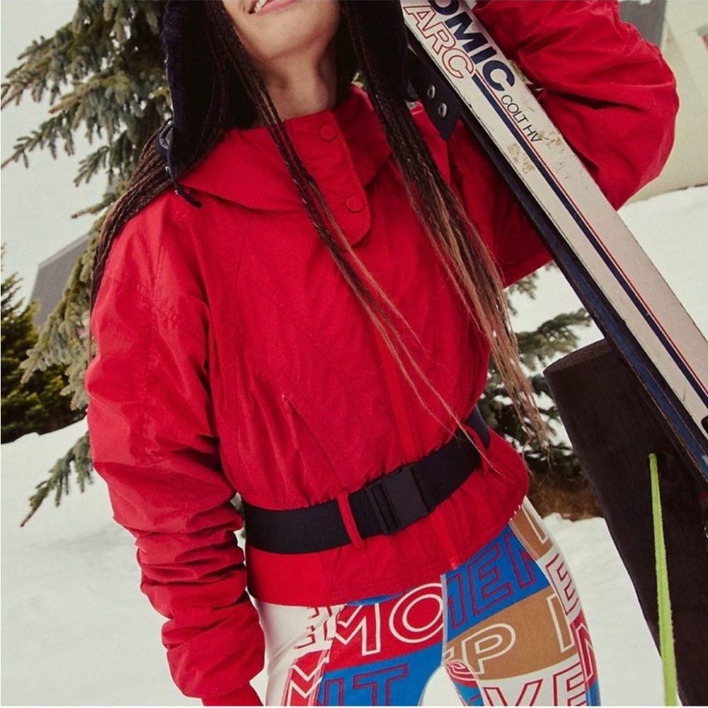 FREE PEOPLE MOVEMENT
WINTERBERRY POWDER VIXEN SNOWBOARD SKI COAT size Medium